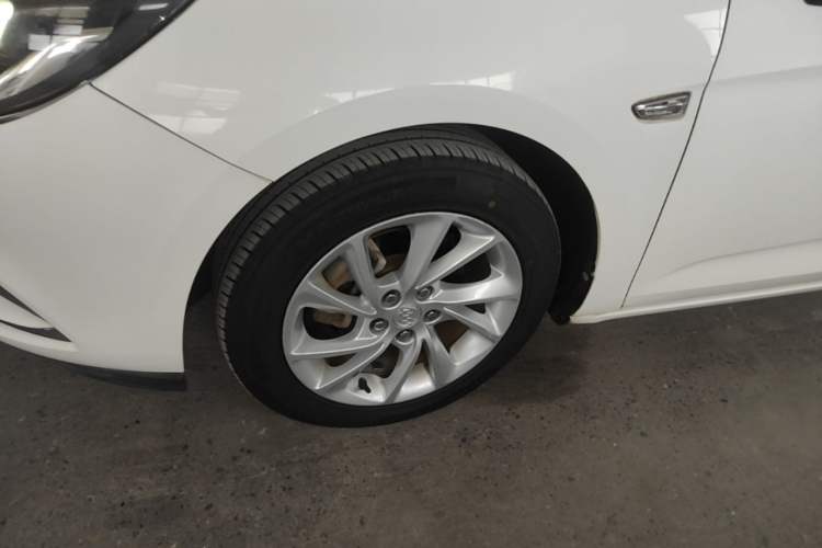 Used Buick Verano 2016 Hatchback 15S Automatic Leading Model Left Front Wheel Hub