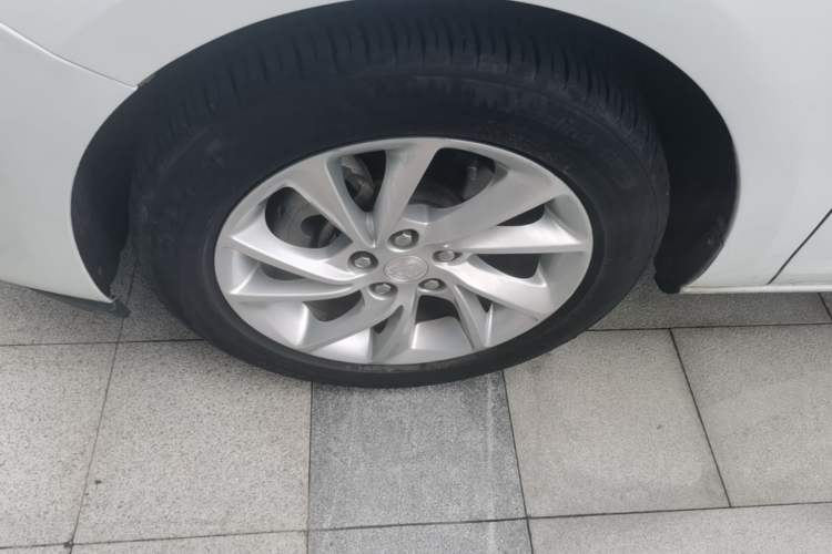 Used Buick Verano 2016 Hatchback 15S Automatic Ambition Model Left Front Wheel Hub