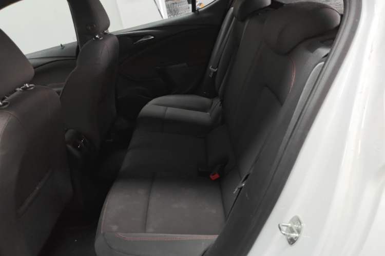 Used Buick Verano 2016 Two-Door GS 20T Dual-Clutch Haoting Sporty Model Left Rear Seat