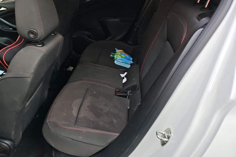 Used Buick Verano 2016 Two-Door GS 20T Dual-Clutch Haoting Sporty Model Left Rear Seat