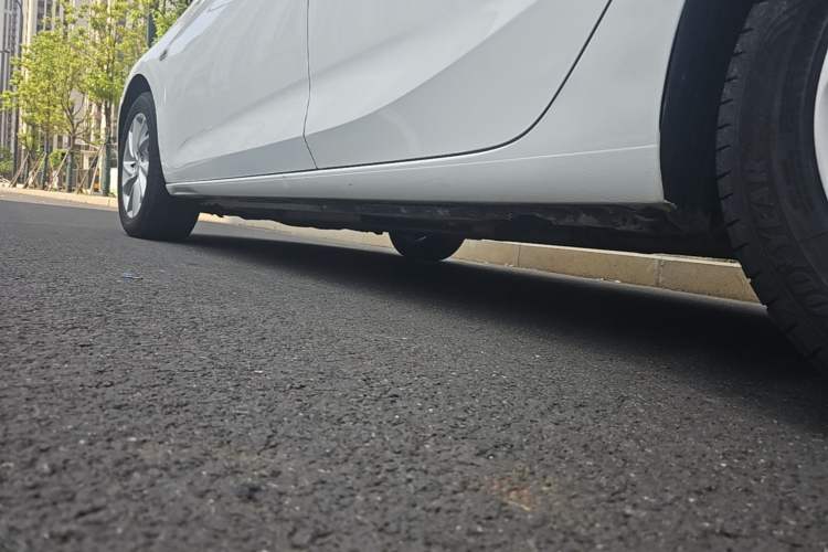 Used Buick Verano 2016 Hatchback 15S Automatic Ambition Model Left Side Sill