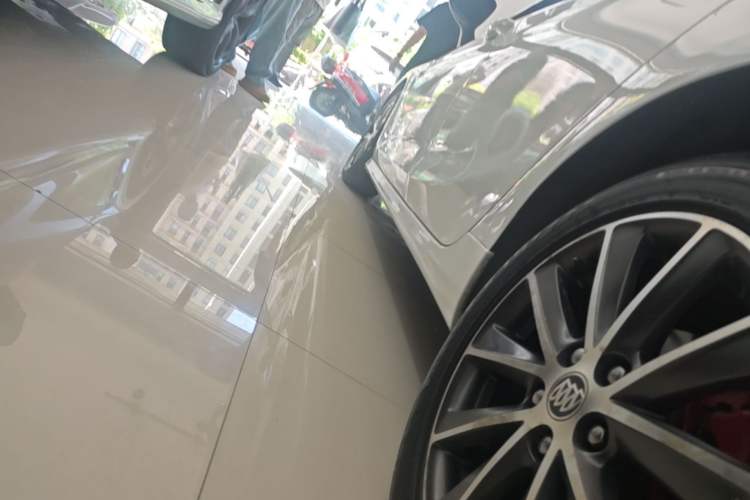 Used Buick Verano 2016 Hatchback GS 20T Dual-Clutch Passionate Sporty Model Left Side Sill