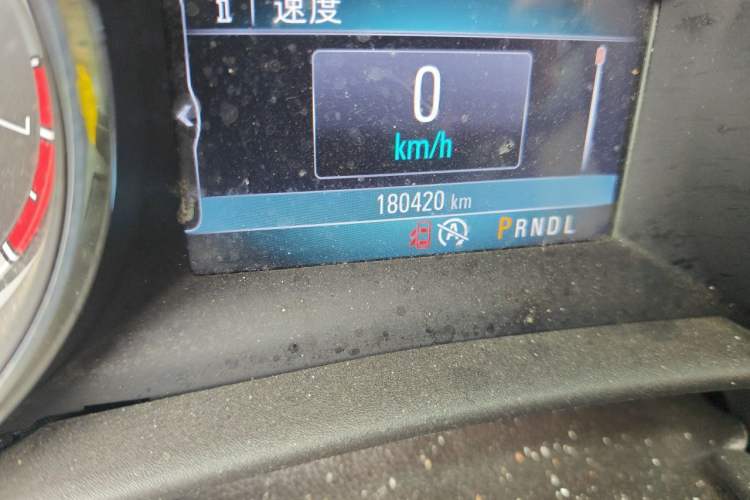 Used Buick Verano 2016 Hatchback 15S Automatic Leading Model Odometer Close Up
