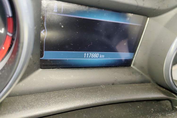 Used Buick Verano 2016 Hatchback 15S Automatic Leading Model Odometer Close Up