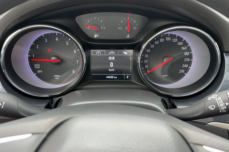 Used Buick Verano 2016 Hatchback 15S Automatic Leading Model Odometer Close Up