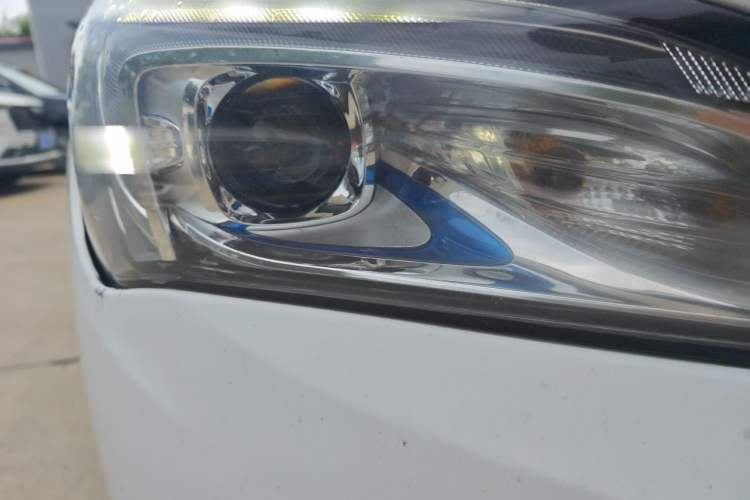 Used Buick Verano 2016 Hatchback 15S Automatic Leading Model Right Front Headlight