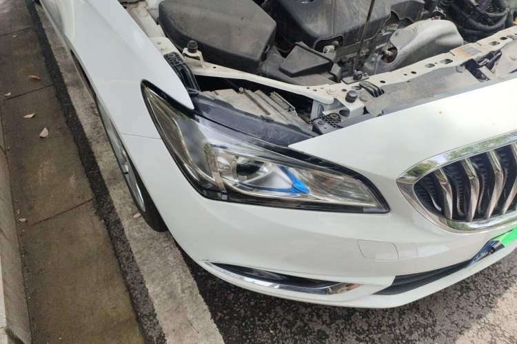 Used Buick Verano 2016 Hatchback 15S Automatic Leading Model Right Front Headlight