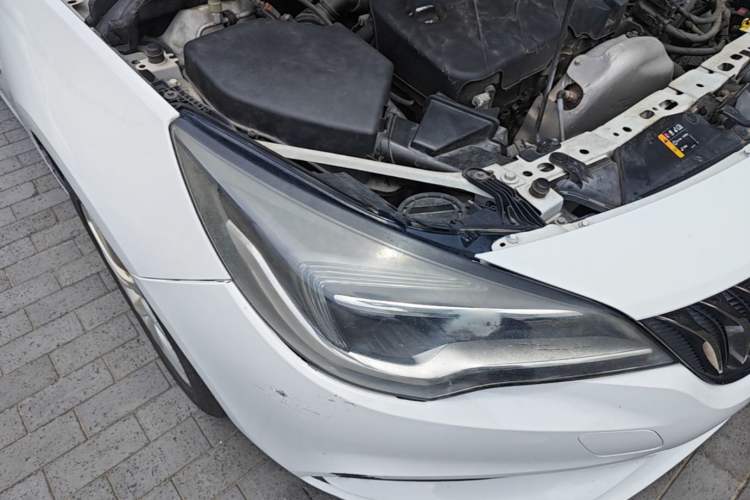 Used Buick Verano 2016 Hatchback 15S Automatic Ambition Model Right Front Headlight