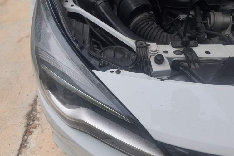 Used Buick Verano 2016 Two-Door GS 20T Dual-Clutch Haoting Sporty Model Right Front Headlight