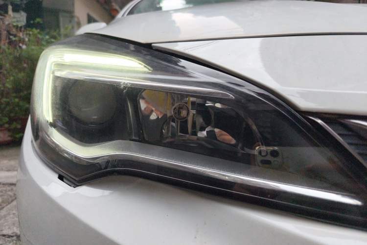 Used Buick Verano 2016 Hatchback 15S Automatic Ambition Model Right Front Headlight
