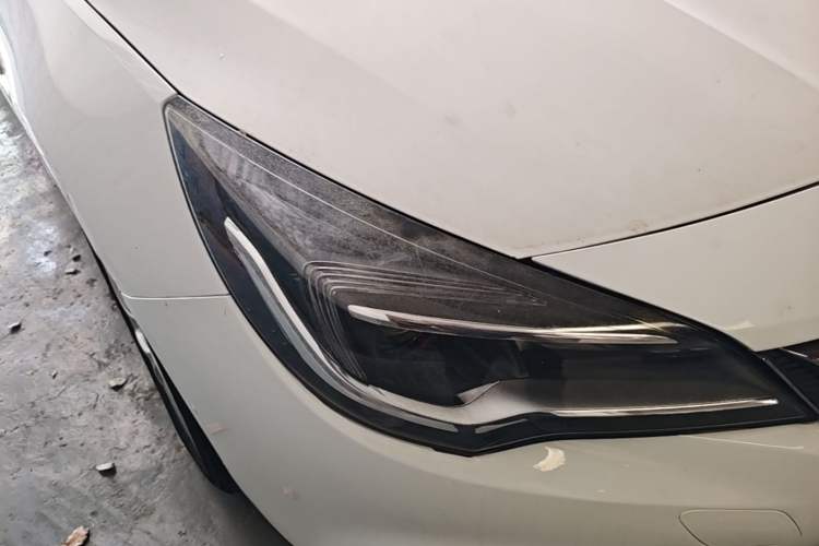 Used Buick Verano 2016 Hatchback 15S Automatic Ambition Model Right Front Headlight