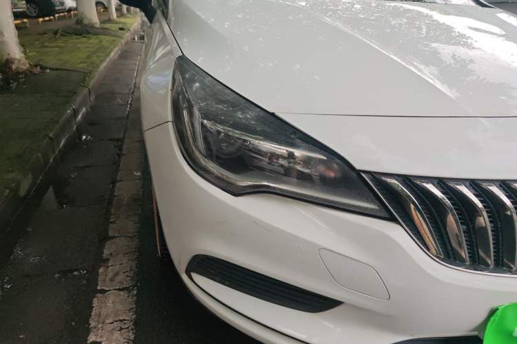 Used Buick Verano 2016 Hatchback 15S Automatic Leading Model Right Front Headlight
