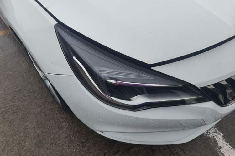 Used Buick Verano 2016 Hatchback 15S Automatic Leading Model Right Front Headlight