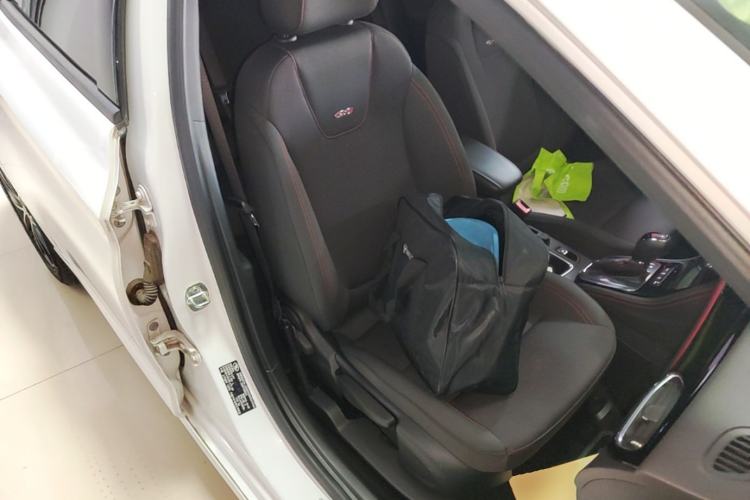 Used Buick Verano 2016 Two-Door GS 20T Dual-Clutch Haoting Sporty Model Right Front Seat