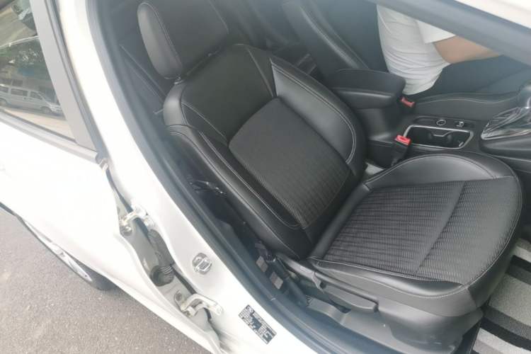 Used Buick Verano 2016 Hatchback 15S Automatic Leading Model Right Front Seat