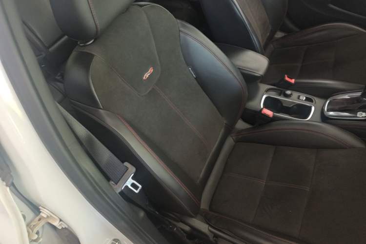 Used Buick Verano 2016 Hatchback GS 20T Dual-Clutch Passionate Sporty Model Right Front Seat