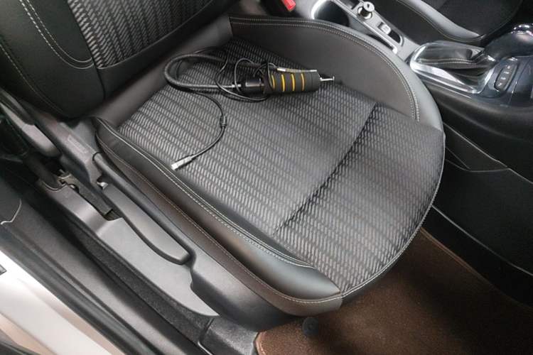 Used Buick Verano 2016 Hatchback 15S Automatic Leading Model Right Front Seat
