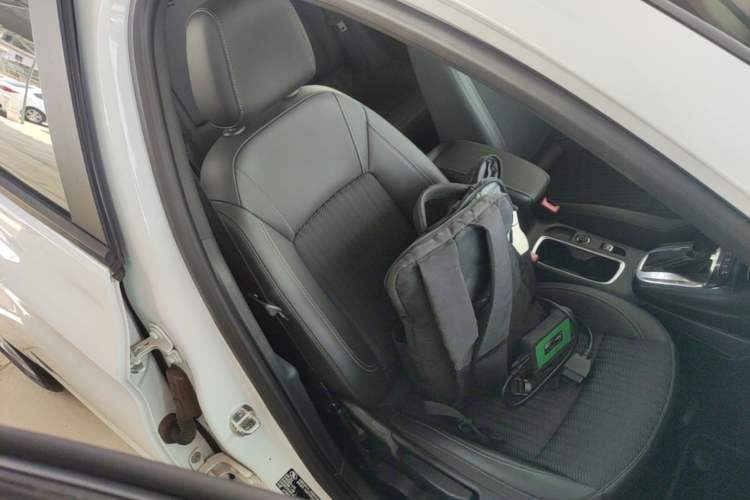 Used Buick Verano 2016 Hatchback 15S Automatic Leading Model Right Front Seat