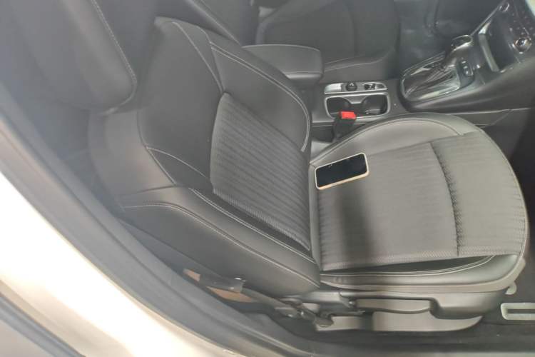 Used Buick Verano 2016 Hatchback 15S Automatic Leading Model Right Front Seat