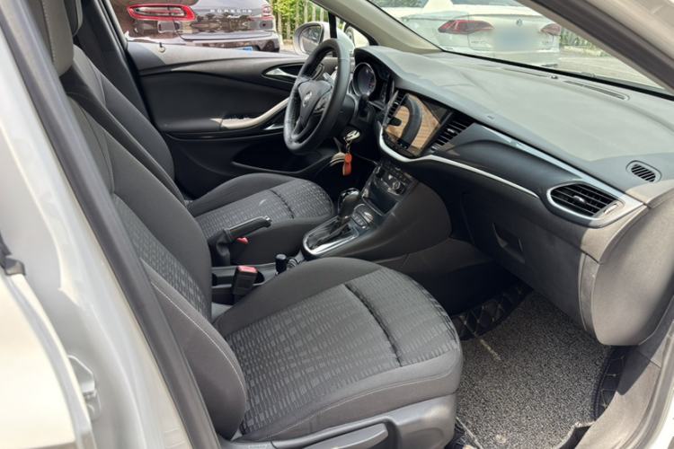Used Buick Verano 2016 Hatchback 15S Automatic Ambition Model Right Front Seat