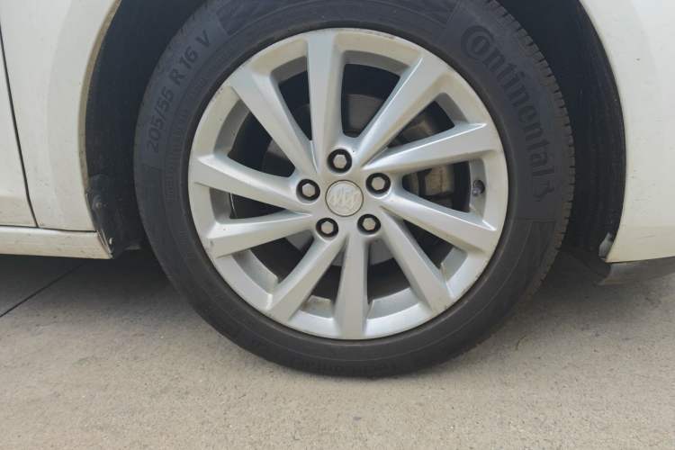Used Buick Verano 2016 Hatchback 15S Automatic Leading Model Right Front Wheel Hub
