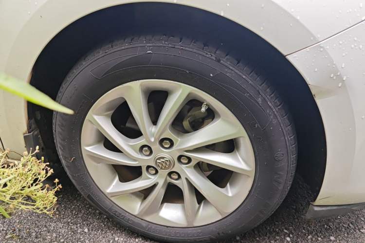 Used Buick Verano 2016 Hatchback 15S Automatic Leading Model Right Front Wheel Hub