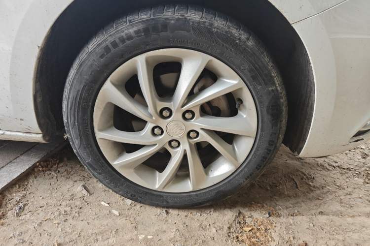Used Buick Verano 2016 Hatchback 15S Automatic Ambition Model Right Front Wheel Hub