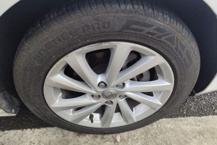 Used Buick Verano 2016 Hatchback 15S Automatic Leading Model Right Front Wheel Hub