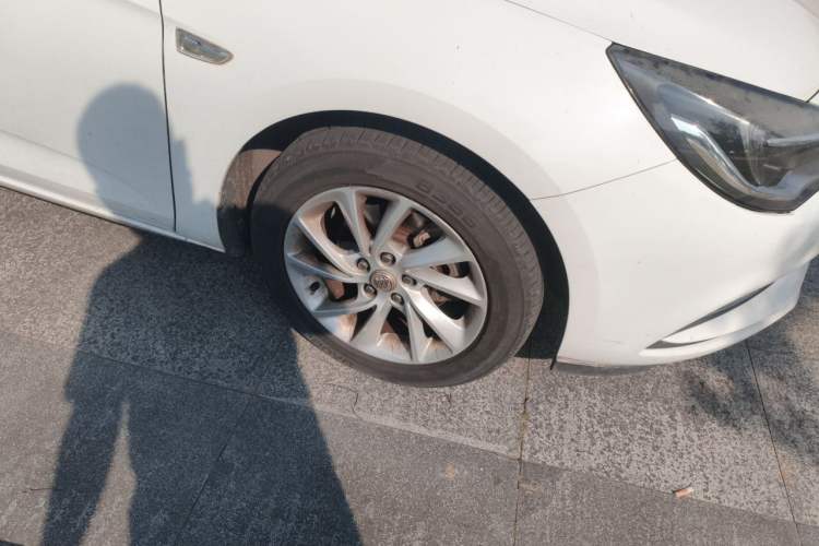 Used Buick Verano 2016 Hatchback 15S Automatic Leading Model Right Front Wheel Hub