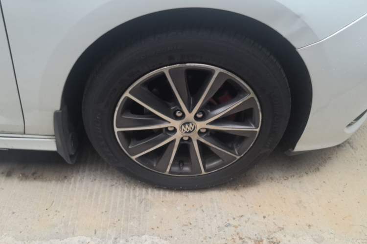 Used Buick Verano 2016 Two-Door GS 20T Dual-Clutch Haoting Sporty Model Right Front Wheel Hub