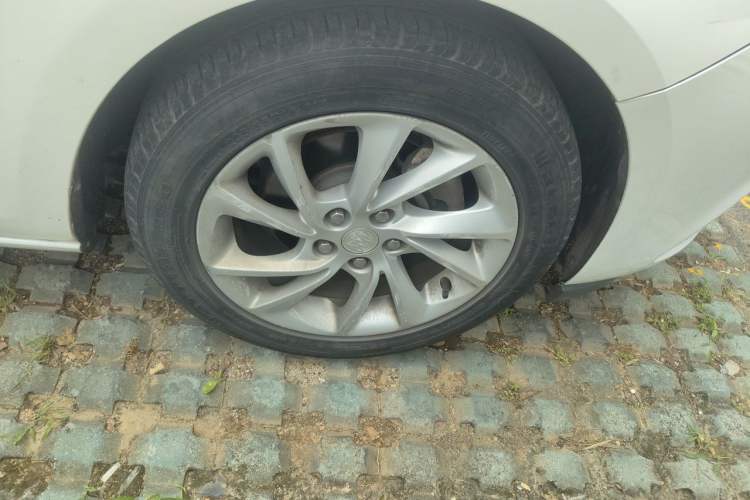Used Buick Verano 2016 Hatchback 15S Automatic Leading Model Right Front Wheel Hub
