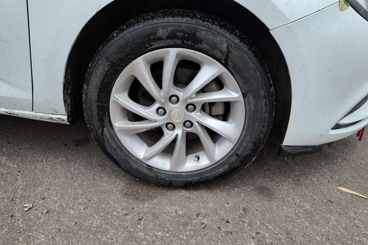 Used Buick Verano 2016 Hatchback 15S Automatic Leading Model Right Front Wheel Hub