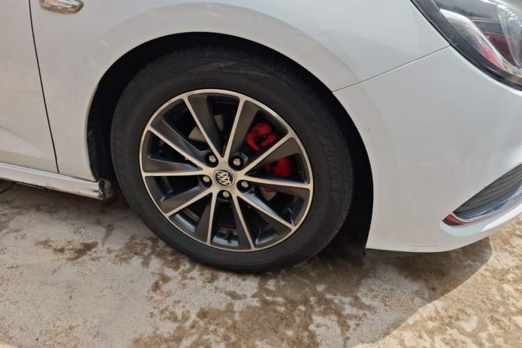 Used Buick Verano 2016 Hatchback GS 20T Dual-Clutch Passionate Sporty Model Right Front Wheel Hub
