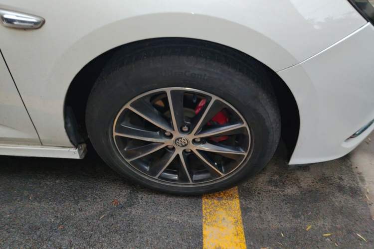 Used Buick Verano 2016 Hatchback GS 20T Dual-Clutch Passionate Sporty Model Right Front Wheel Hub