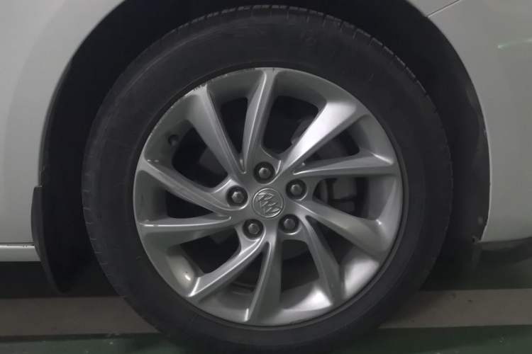 Used Buick Verano 2016 Hatchback 15S Automatic Leading Model Right Front Wheel Hub