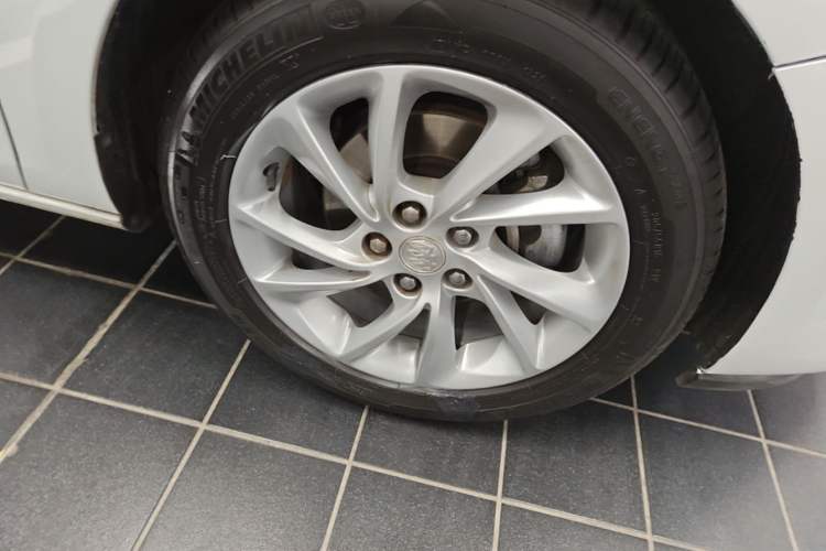 Used Buick Verano 2016 Hatchback 15S Automatic Leading Model Right Front Wheel Hub