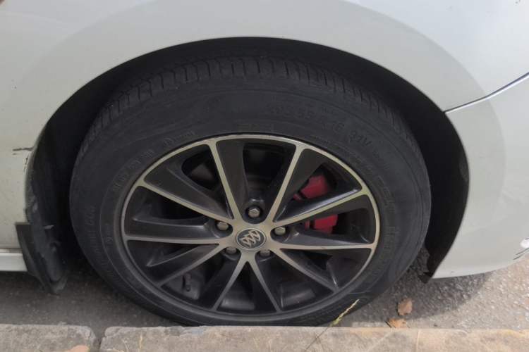 Used Buick Verano 2016 Two-Door GS 20T Dual-Clutch Haoting Sporty Model Right Front Wheel Hub