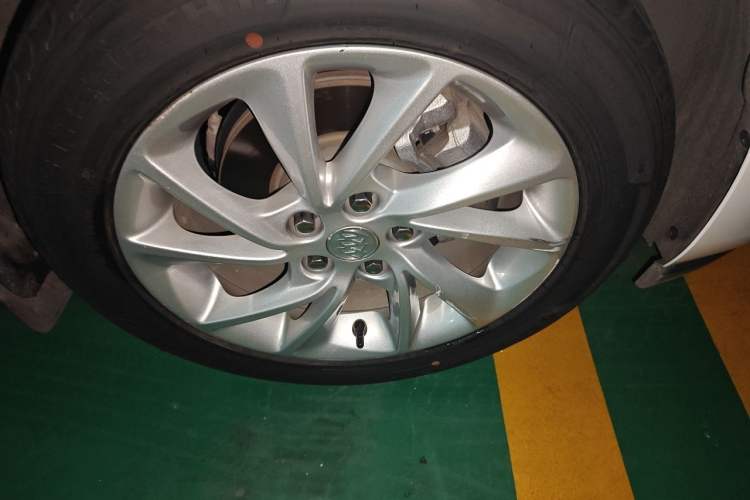 Used Buick Verano 2016 Hatchback 15S Automatic Ambition Model Right Front Wheel Hub