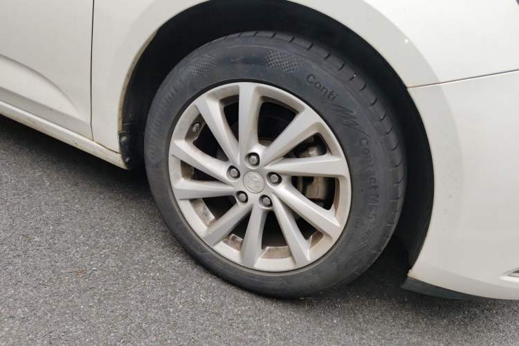 Used Buick Verano 2016 Hatchback 15S Automatic Leading Model Right Front Wheel Hub