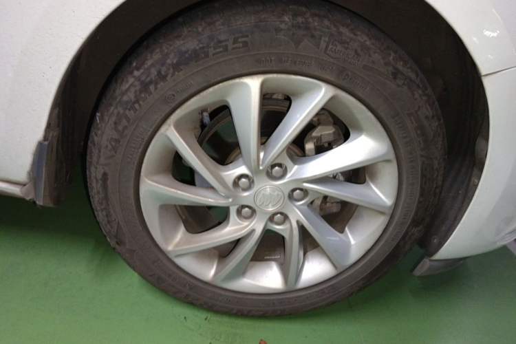 Used Buick Verano 2016 Hatchback 15S Automatic Ambition Model Right Front Wheel Hub