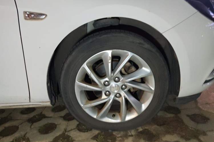 Used Buick Verano 2016 Hatchback 15S Automatic Leading Model Right Front Wheel Hub