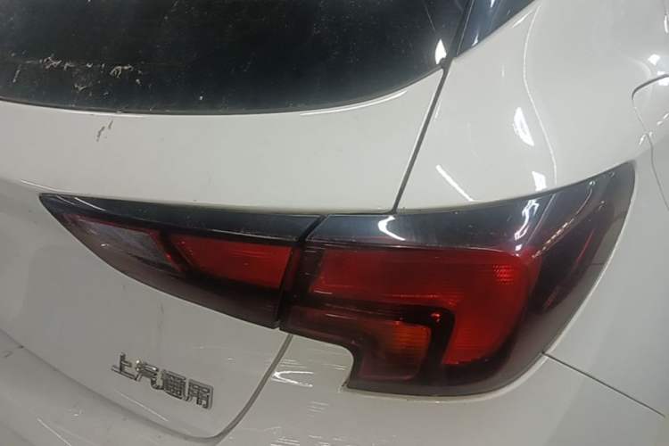 Used Buick Verano 2016 Hatchback 15S Automatic Ambition Model Right Rear Taillight