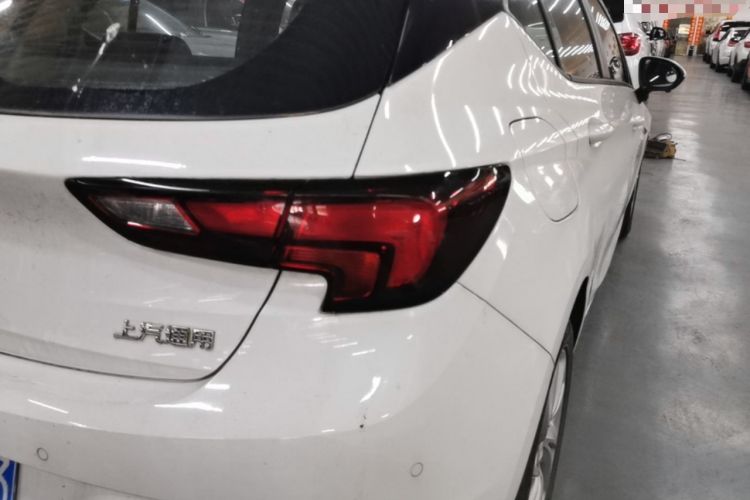 Used Buick Verano 2016 Hatchback 15S Automatic Leading Model Right Rear Taillight