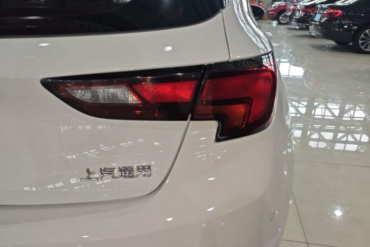 Used Buick Verano 2016 Hatchback 15S Automatic Ambition Model Right Rear Taillight