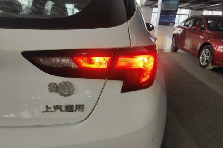 Used Buick Verano 2016 Hatchback 15S Automatic Leading Model Right Rear Taillight