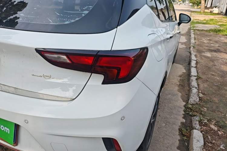 Used Buick Verano 2016 Two-Door GS 20T Dual-Clutch Haoting Sporty Model Right Rear Taillight