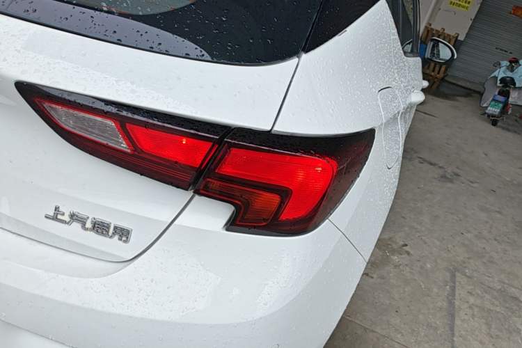 Used Buick Verano 2016 Hatchback 15S Automatic Leading Model Right Rear Taillight