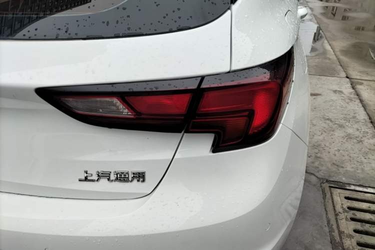 Used Buick Verano 2016 Hatchback 15S Automatic Ambition Model Right Rear Taillight