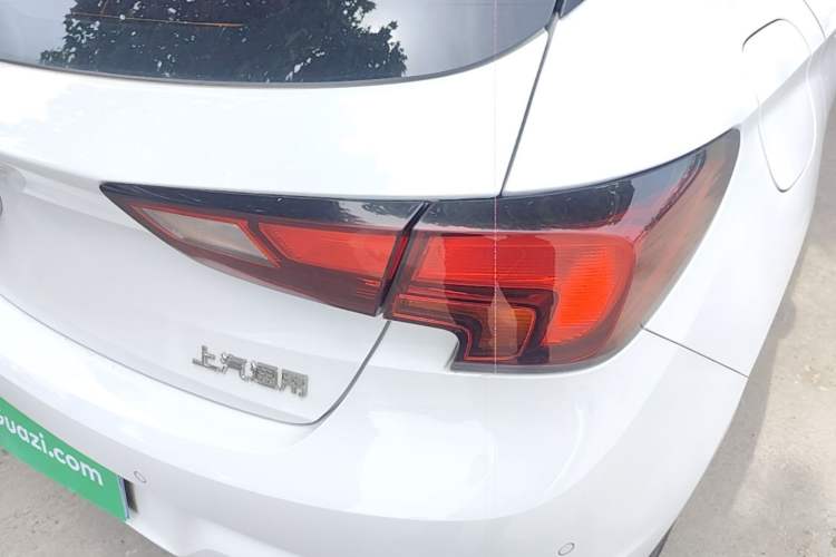 Used Buick Verano 2016 Hatchback 15S Automatic Ambition Model Right Rear Taillight
