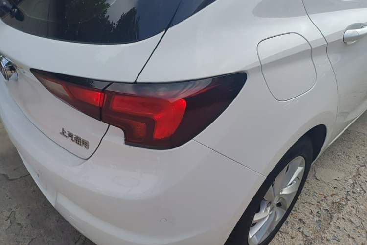 Used Buick Verano 2016 Hatchback 15S Automatic Leading Model Right Rear Taillight
